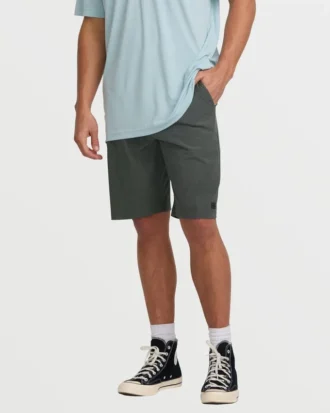 Crossfire Submersible 21″ Hybrid Shorts